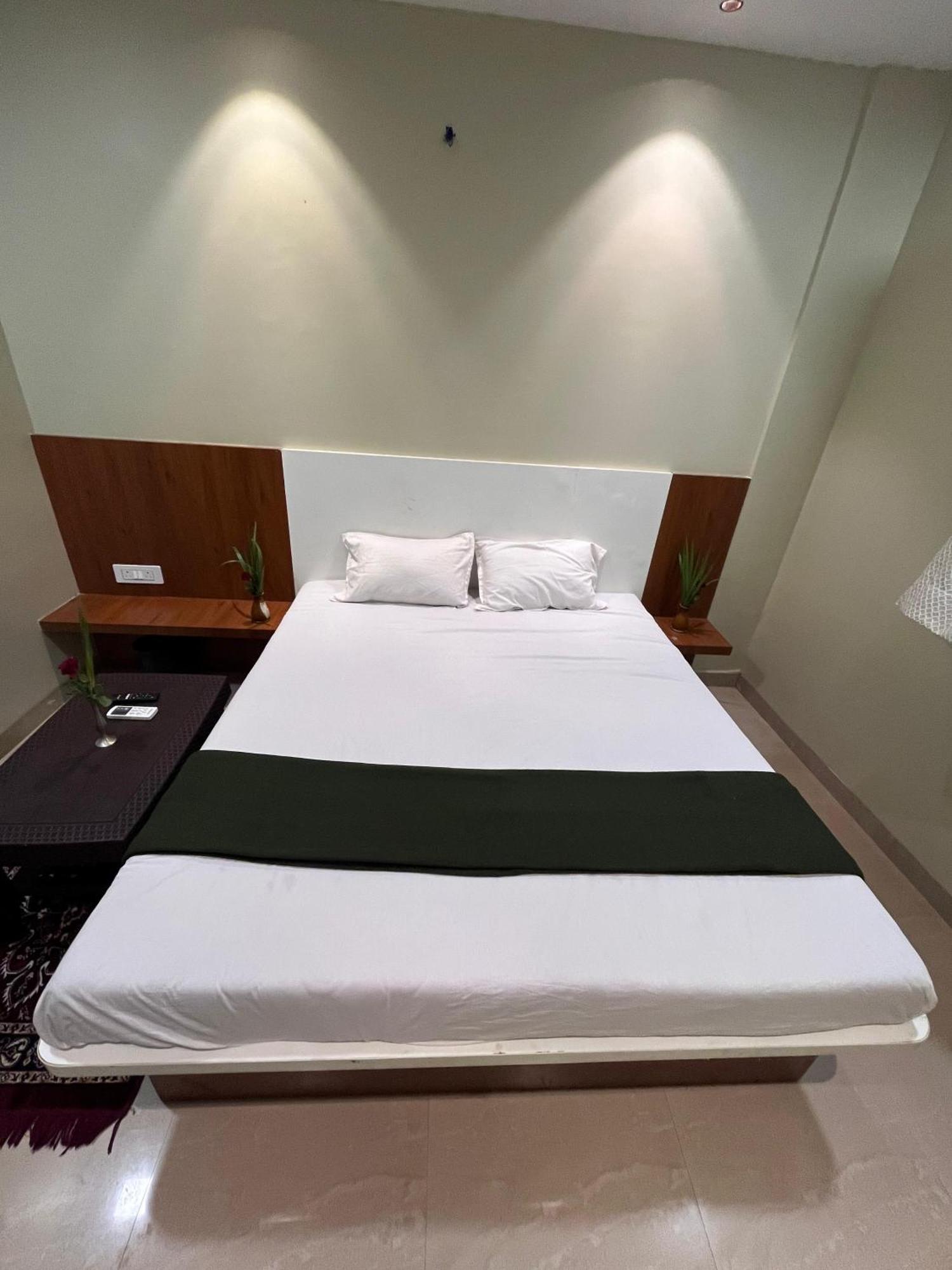Hotel Sun Lodging Bhiwandi Ngoại thất bức ảnh